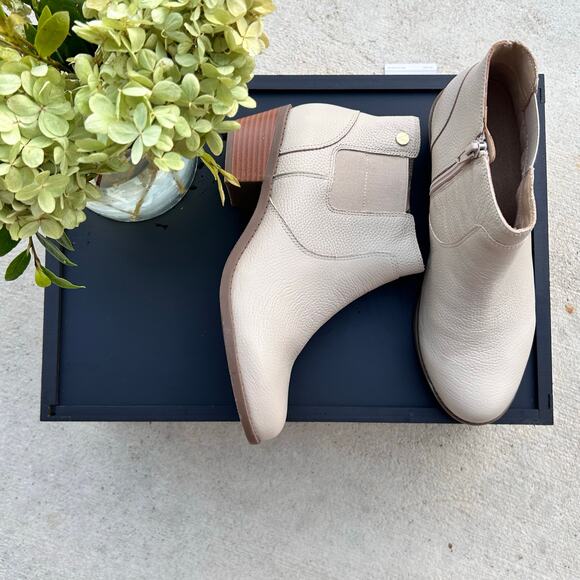 Vionic Finn Ankle Boots Beige Leather Women’s 7.5W Wide Orthotic Comfort EU 38 - Picture 2 of 16